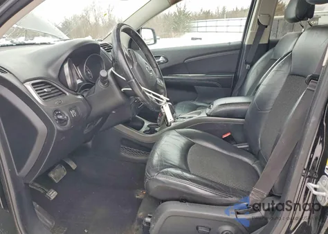 2016 Dodge Journey Crossroad z USA, uszkodzony, nr VIN 3C4PDCGBXGT132059